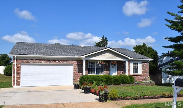 5661 Chalet Hill Dr, Saint Louis, MO 63129 - photo 1