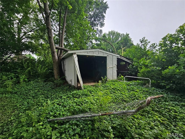 2060 Washington St, Florissant, MO 63033 - view of shed