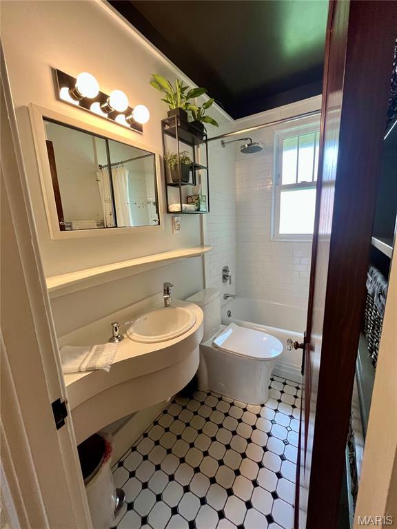 843 N Florissant Rd, Ferguson, MO 63135