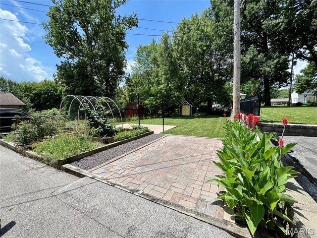 843 N Florissant Rd, Ferguson, MO 63135