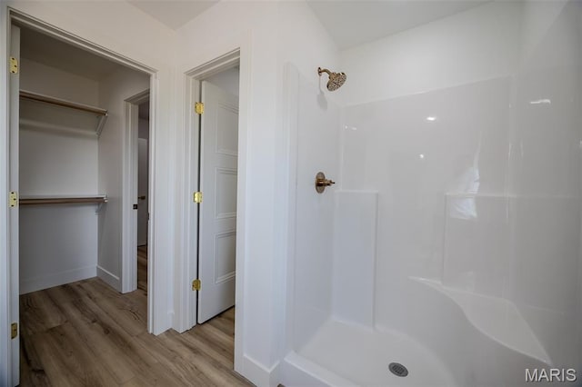 1817 Vadie Ave, Lebanon, MO 65536 - full bath featuring wood finished floors and a shower