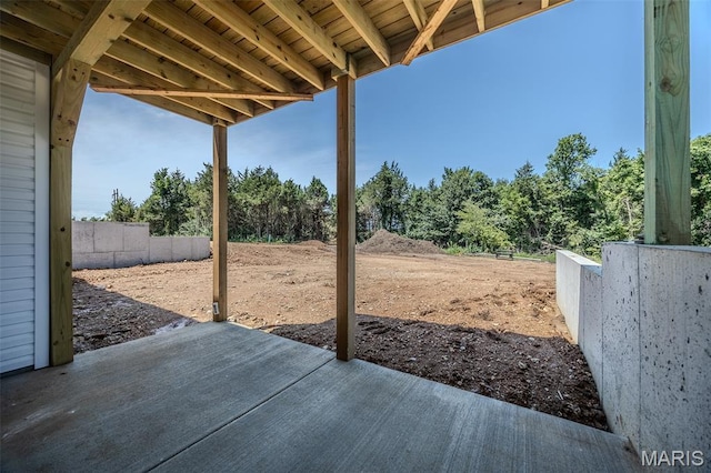 1817 Vadie Ave, Lebanon, MO 65536 - view of patio / terrace