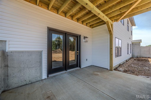 1817 Vadie Ave, Lebanon, MO 65536 - doorway to property featuring a patio area