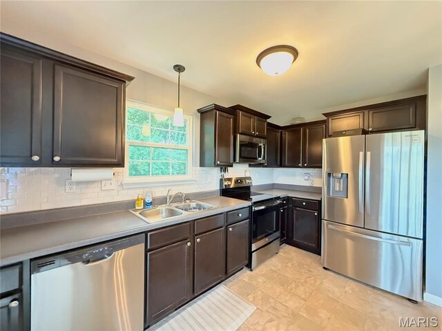 27532 Forest Ridge Dr, Warrenton, MO 63383
