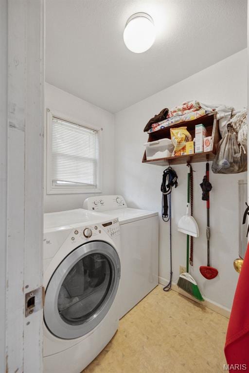204 E Jefferson St, Potosi, MO 63664 - laundry room featuring washer and clothes dryer
