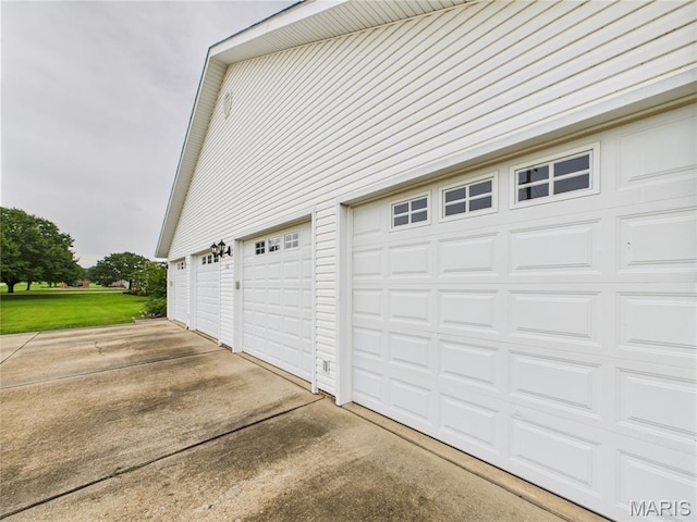 1110 State Highway Ad, Dexter, MO 63841 - garage with concrete driveway