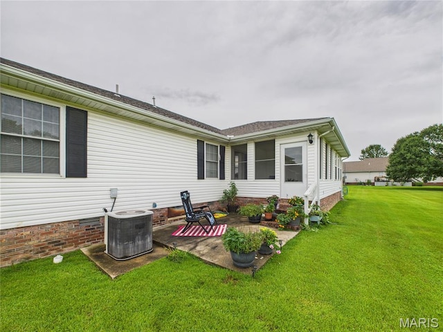 1110 State Highway Ad, Dexter, MO 63841 - rear view of property featuring a patio area, a yard, and crawl space