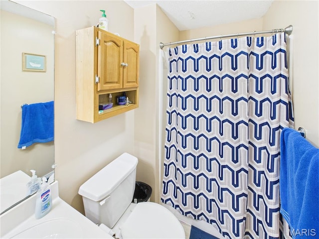 1110 State Highway Ad, Dexter, MO 63841 - full bath featuring a shower with curtain and vanity