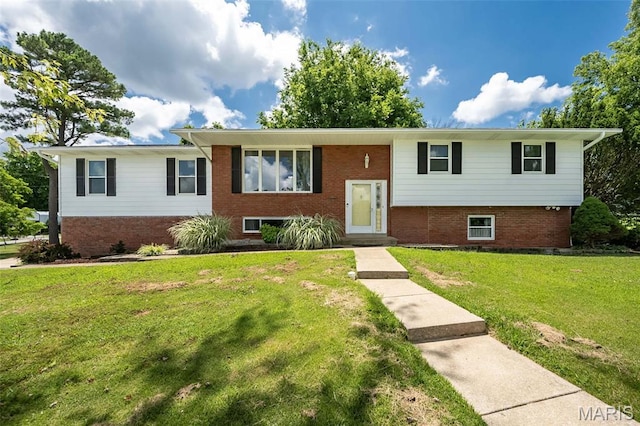 3644 Crestview Dr, Hillsboro, MO 63050 - split foyer home with brick siding and a front lawn
