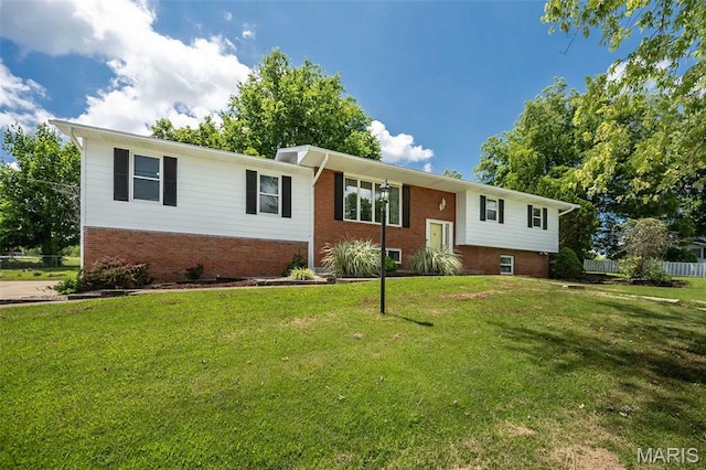 3644 Crestview Dr, Hillsboro, MO 63050 - bi-level home featuring brick siding and a front yard