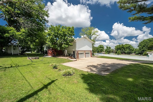 3644 Crestview Dr, Hillsboro, MO 63050 - view of yard featuring a garage