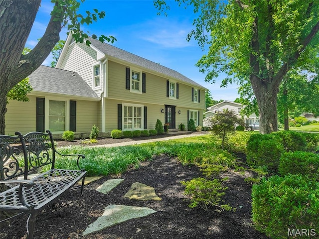 1571 Yarmouth Point Dr, Chesterfield, MO 63017 - colonial-style house featuring roof with shingles
