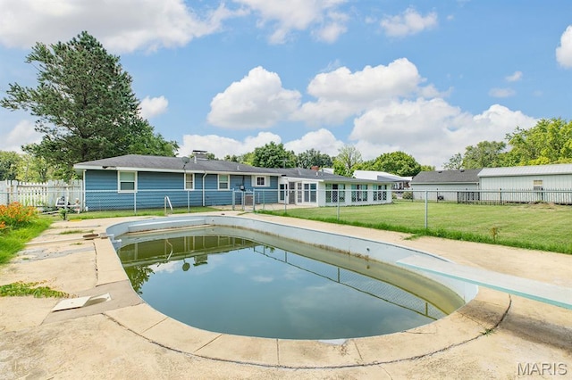 250 Hi Pointe Pl, East Alton, IL 62024 - view of pool with a diving board