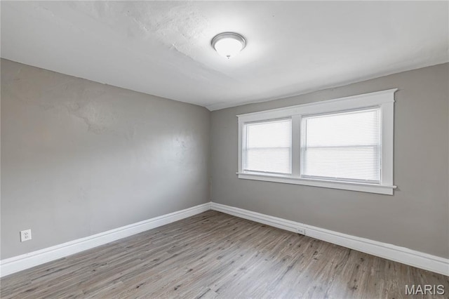 1105 Pennsylvania Ave, Saint Louis, MO 63130 - unfurnished room with baseboards and wood finished floors