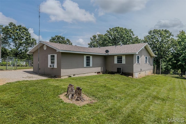30053 Emily Ln, Lebanon, MO 65536 - rear view of property featuring crawl space
