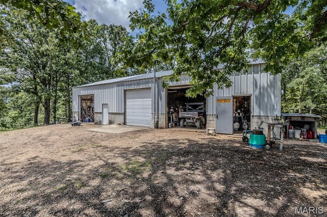 30053 Emily Ln, Lebanon, MO 65536 - view of detached garage