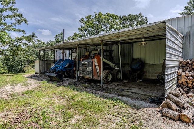 30053 Emily Ln, Lebanon, MO 65536 - view of pole building with a carport