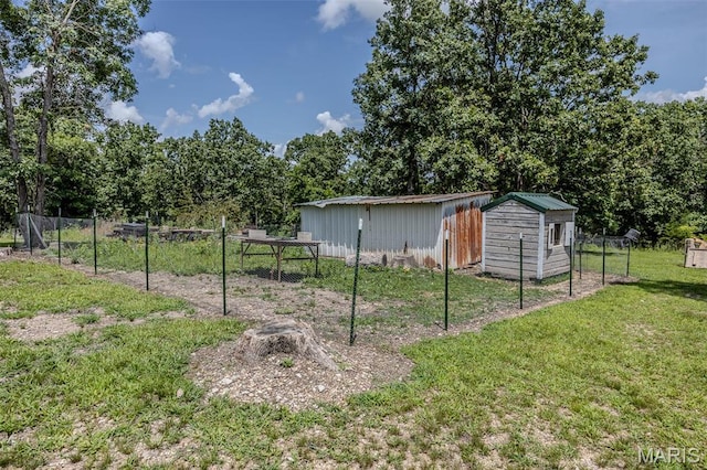 30053 Emily Ln, Lebanon, MO 65536 - view of yard featuring a shed