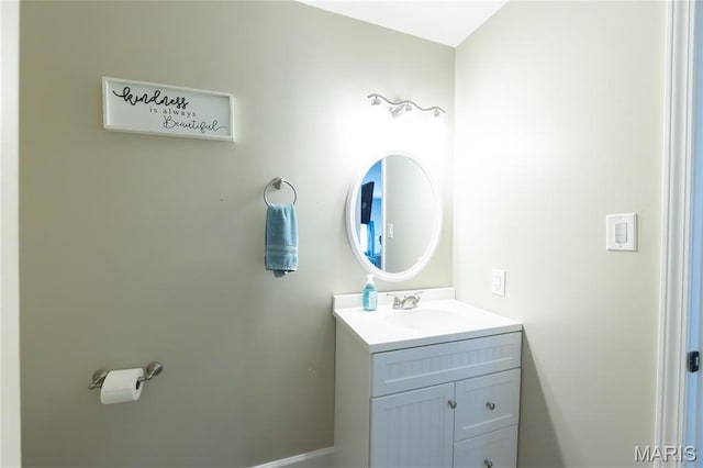 11907 Pine Forest Dr, Rolla, MO 65401 - half bath with vanity