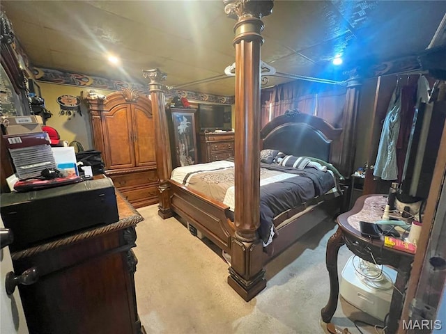 606 Olive St, Hannibal, MO 63401 - view of carpeted bedroom