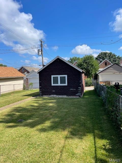 5461 Eichelberger St, Saint Louis, MO 63109 - back of property
