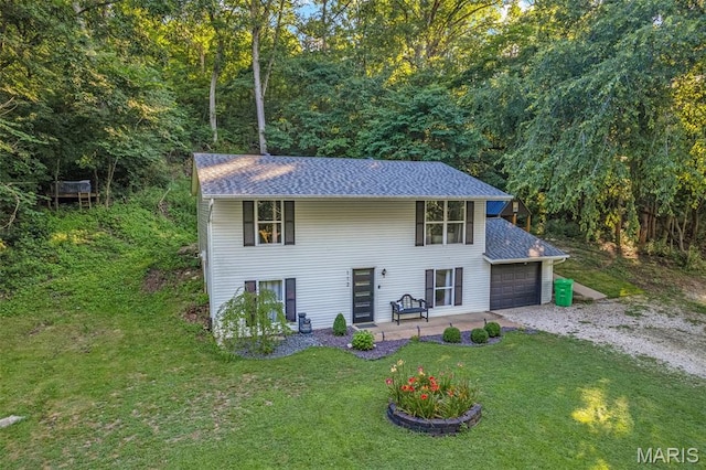 112 Dale Dr, Hillsboro, MO 63050 - view of outdoor structure featuring a garage and gravel driveway