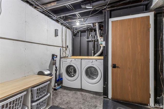112 Dale Dr, Hillsboro, MO 63050 - laundry room with washing machine and dryer