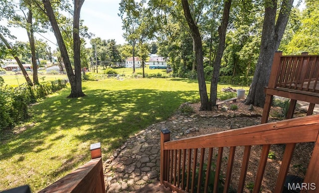 920 E 7th St, Rolla, MO 65401 - view of green lawn