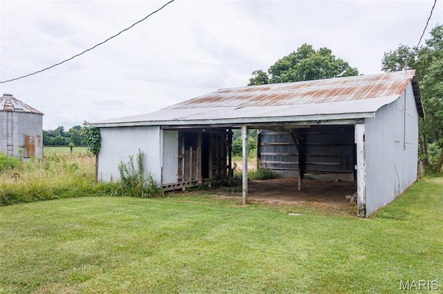 18347 Windy Hill Rd, Staunton, IL 62088 - view of pole building with a lawn