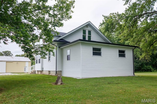 18347 Windy Hill Rd, Staunton, IL 62088 - view of home's exterior featuring a lawn