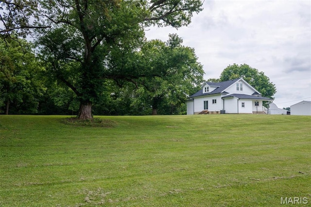 18347 Windy Hill Rd, Staunton, IL 62088 - view of green lawn