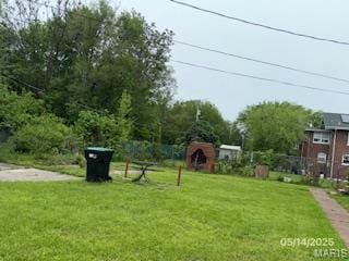 570 Washington Pl E, St Louis, IL 62205 - view of green lawn