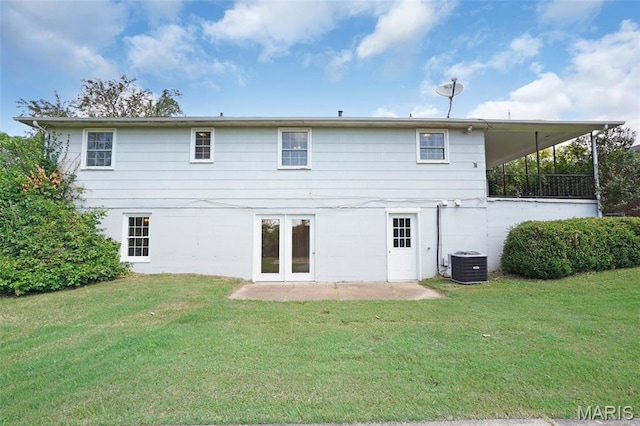 114 Macarthur St, New Haven, MO 63068 - rear view of property with a lawn