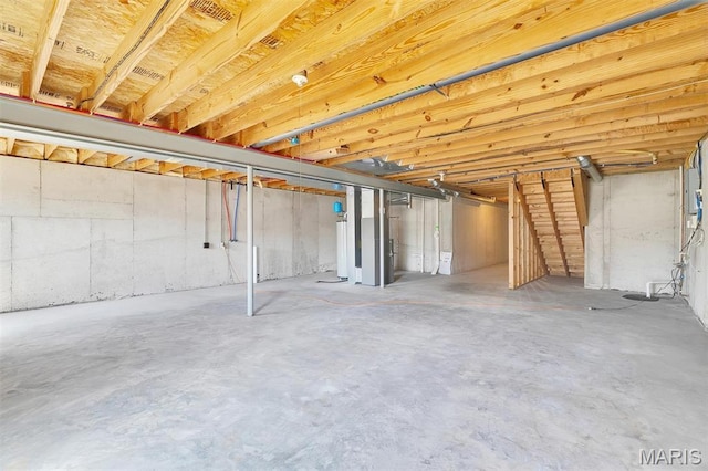 32 Brushy Brook Ct, Ofallon, MO 63366 - unfinished basement with water heater