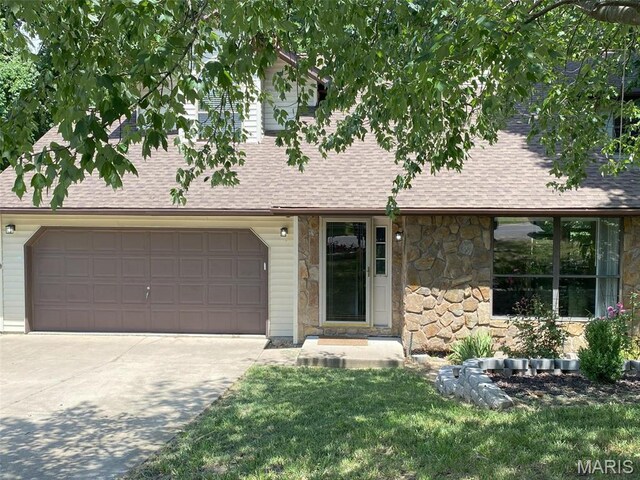2148 Stone Gate Dr, Dupo, IL 62239