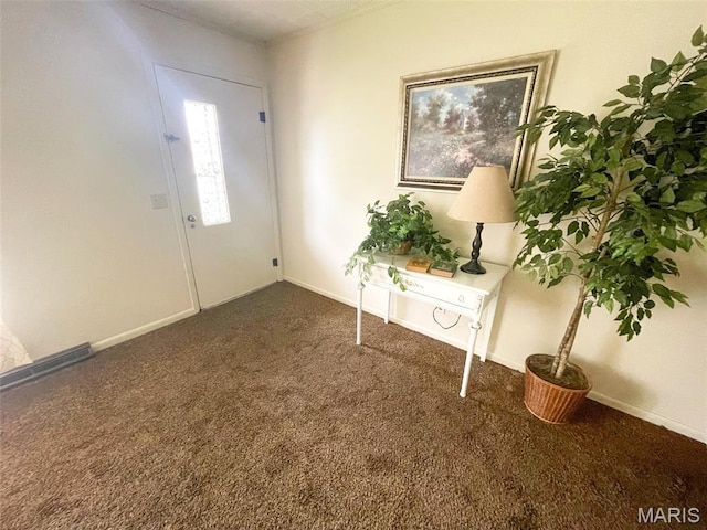 304 W Oak St, Dexter, MO 63841 - carpeted foyer with baseboards