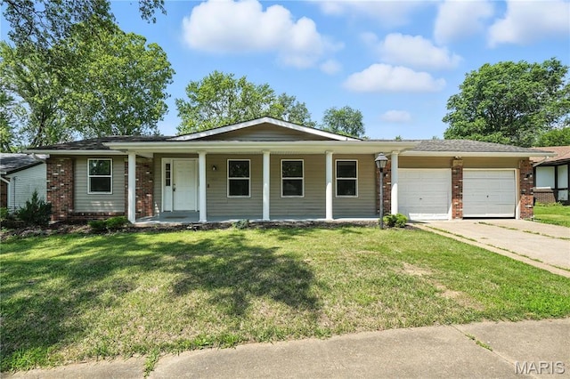 11951 Jerries Ln, Florissant, MO 63033 - photo 1