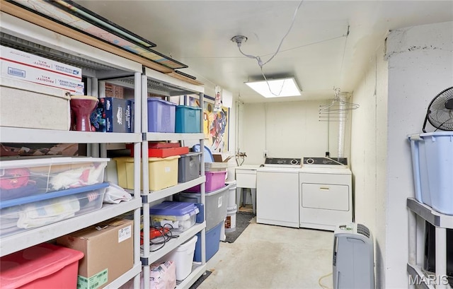 922 Claytonbrook Dr Unit 2, Ballwin, MO 63011 - storage room featuring independent washer and dryer