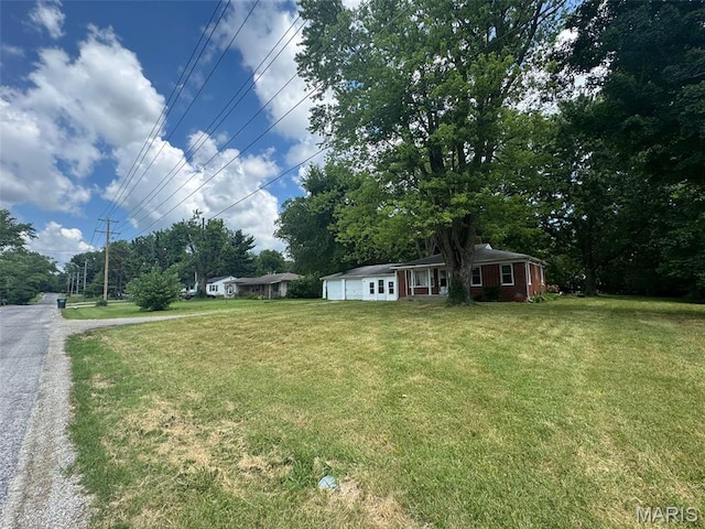 6 Maple Dr, Caseyville, IL 62232 - view of green lawn