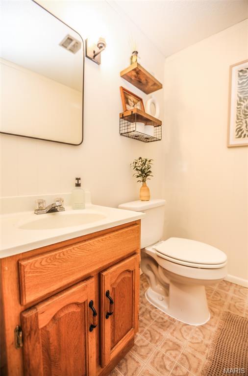2434 W Springfield Dr, Saint Clair, MO 63077 - photo 25