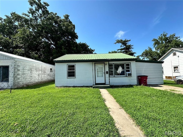 318 E Gladys St, Sikeston, MO 63801 - photo 2