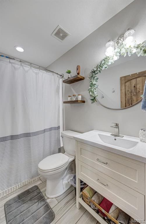 10317 Mallard Rd, Potosi, MO 63664 - bathroom with vanity and a shower with curtain