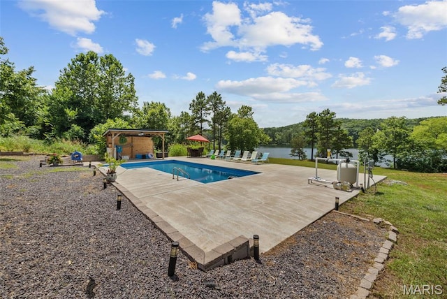 10317 Mallard Rd, Potosi, MO 63664 - swimming pool featuring a patio and a water view