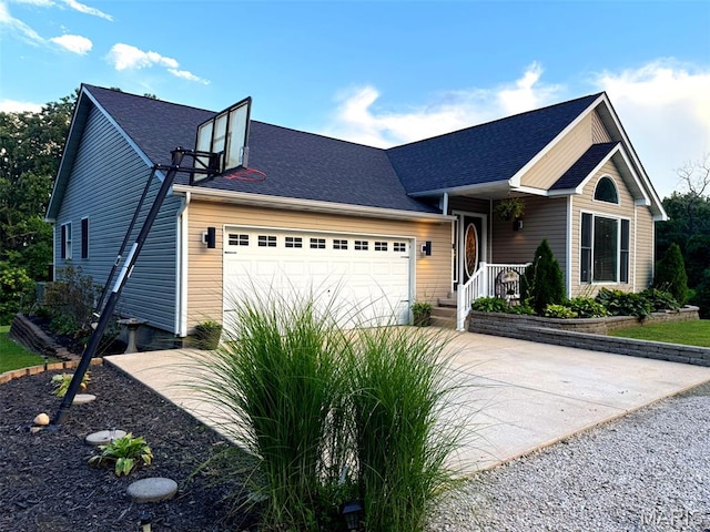 885 Oak Pass Ln, Sullivan, MO 63080 - ranch-style house featuring an attached garage, driveway, and a shingled roof