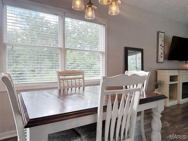 885 Oak Pass Ln, Sullivan, MO 63080 - dining area with wood finished floors