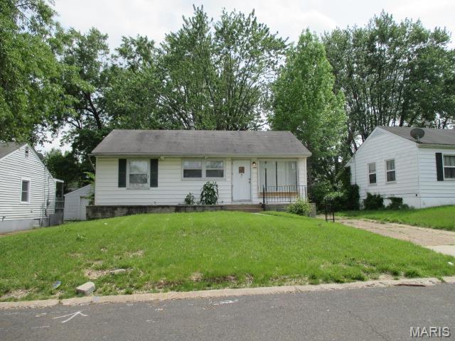 338 Lancashire Rd, Saint Louis, MO 63137