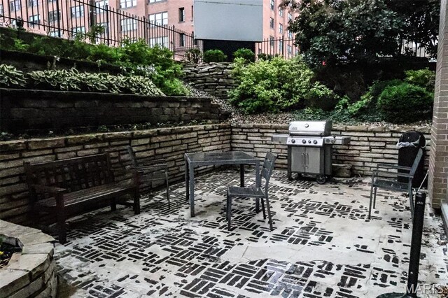 210 N 17th St Unit 302, Saint Louis, MO 63103 - view of patio with a grill
