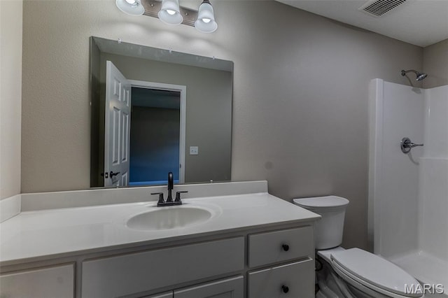 1507 Finn Dr, Lebanon, MO 65536 - bathroom featuring a shower and vanity