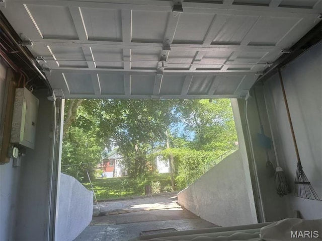 3525 Belaire Pl, Beverly Hills, MO 63121 - view of garage