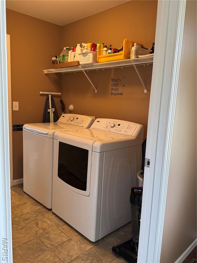 5037 Bristol Hill Dr, Ofallon, IL 62269 - laundry area featuring washing machine and dryer